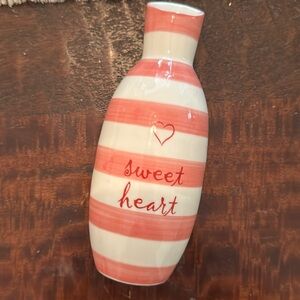 Sweet heart striped vase